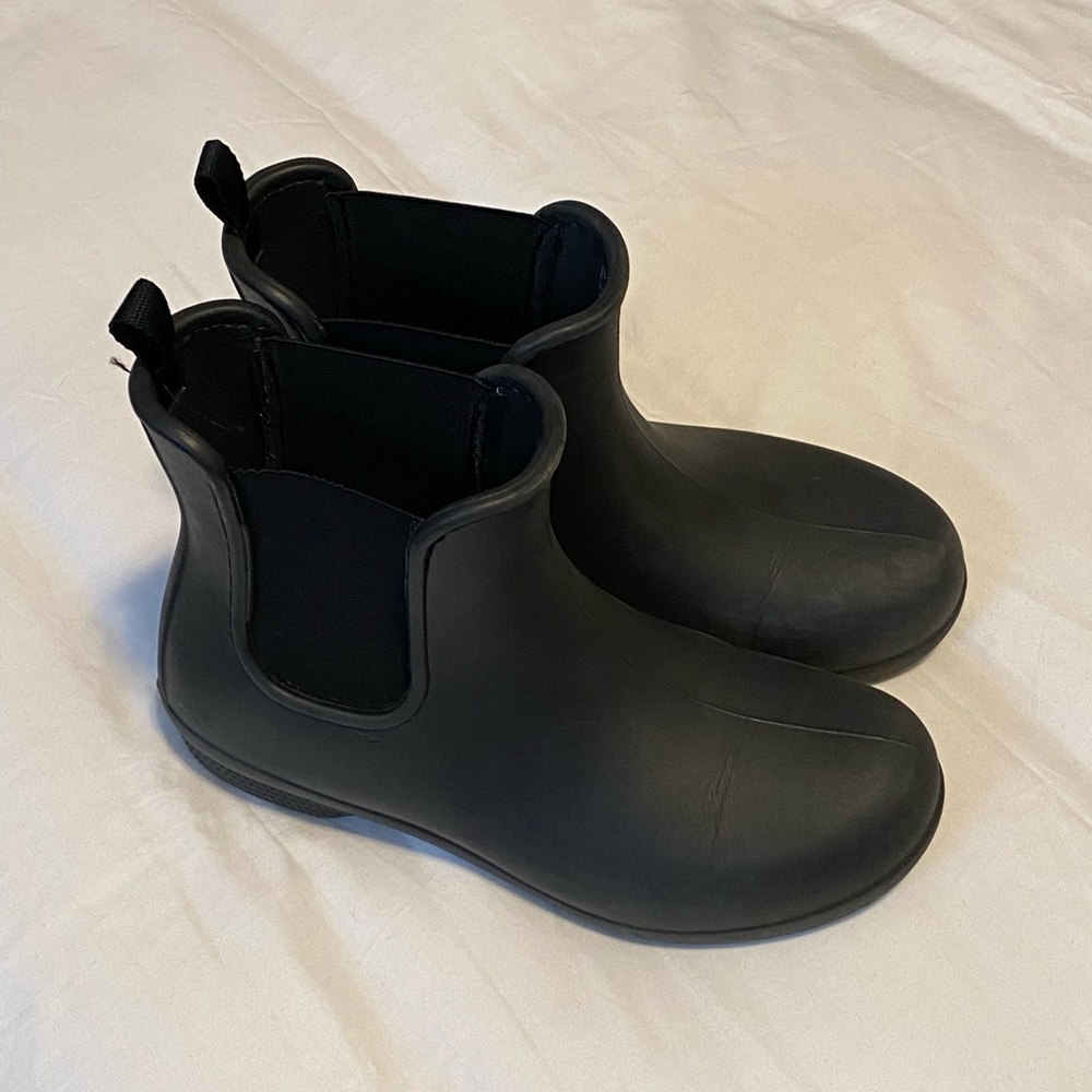 Crocs Rain boots Sz 6